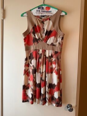 BCBGMaxAzria Red Tan White Printed Sleeveless Midi Dress